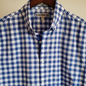 🔥3/$45 or 5/$60🔥  EXPRESS short-sleeved blu/wht checked Fitted shirt